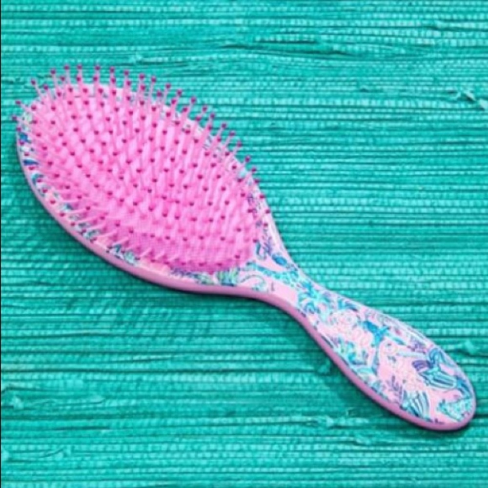 Lily Pulitzer detangler hair brush